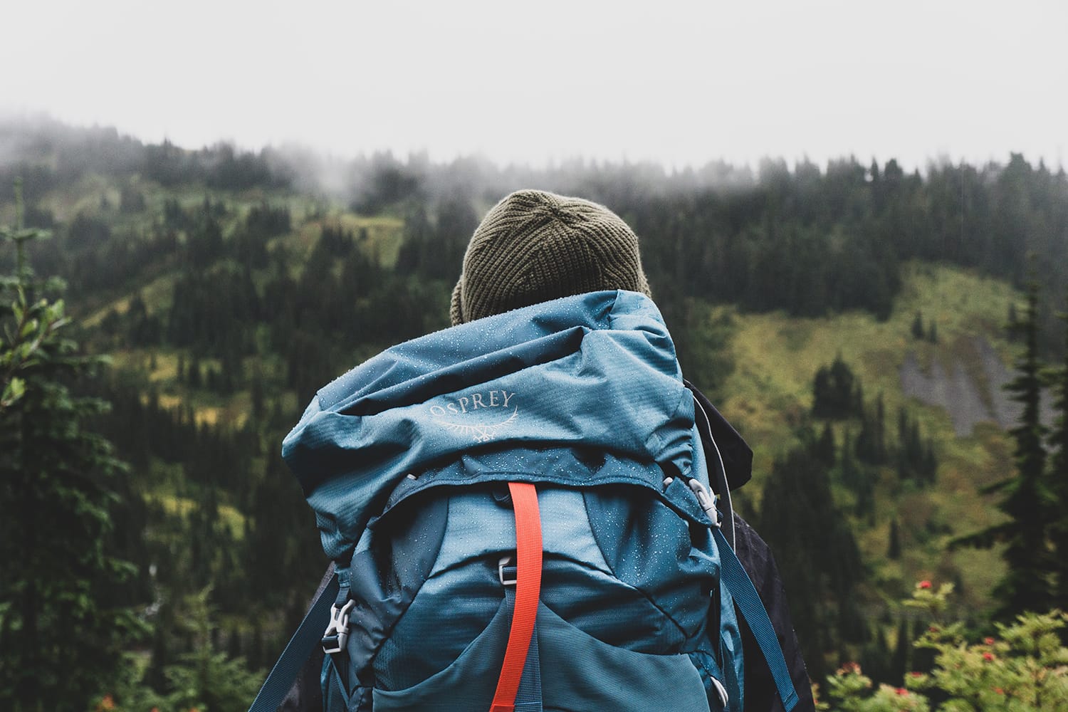 Weight of outlet backpack for hiking